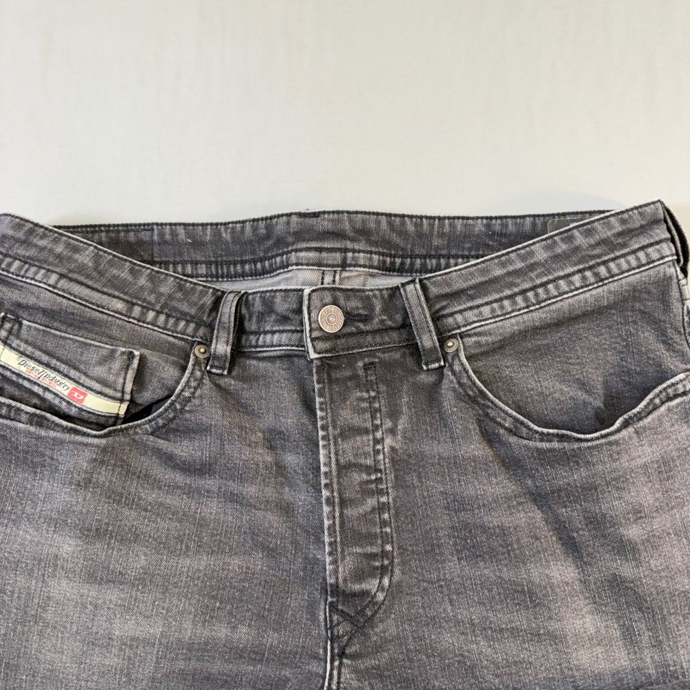 Diesel Men's Dark Gray Straight Jeans - Picture 8 of 16